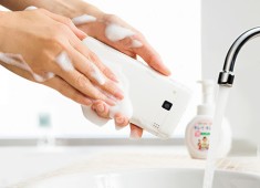 日本發表可沖洗手機 手機弄髒用肥皂洗